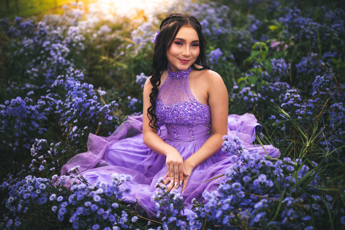 Debutante-15anos Ensaio-fotográfico Debutante São-Benedito-CE Floriculturas Flora-Fogaça-Reijers Juventude Beleza-natural Flores Fotografia-profissional Celebração Transição-vida-adulta Elegância Natureza Cores-vibrantes Emoção Estilo Rito-passagem Encant