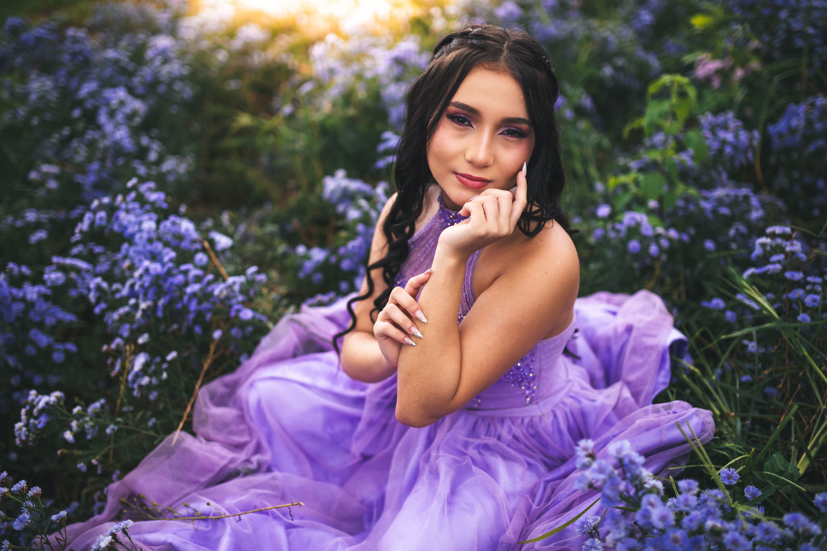 Debutante-15anos Ensaio-fotográfico Debutante São-Benedito-CE Floriculturas Flora-Fogaça-Reijers Juventude Beleza-natural Flores Fotografia-profissional Celebração Transição-vida-adulta Elegância Natureza Cores-vibrantes Emoção Estilo Rito-passagem Encant