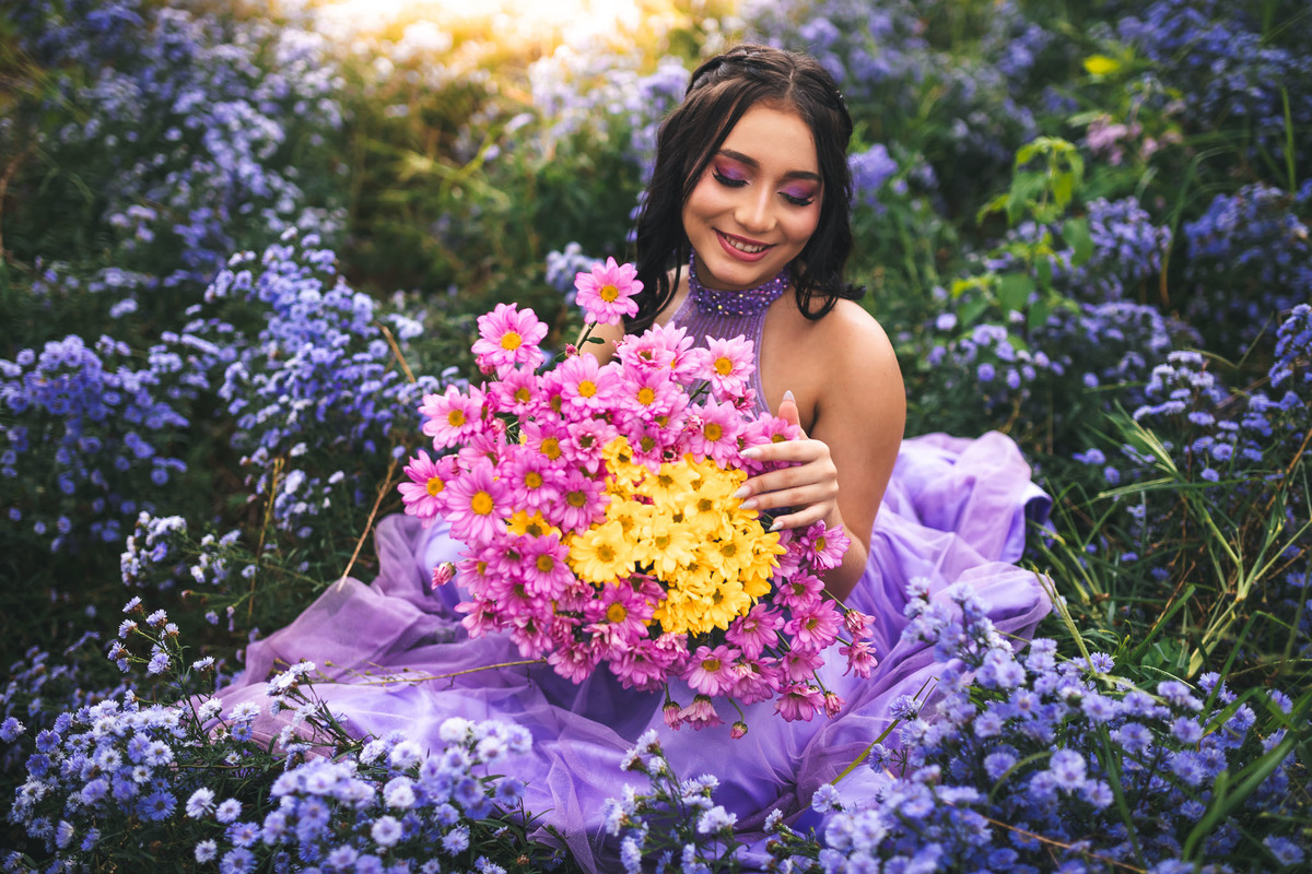 Debutante-15anos Ensaio-fotográfico Debutante São-Benedito-CE Floriculturas Flora-Fogaça-Reijers Juventude Beleza-natural Flores Fotografia-profissional Celebração Transição-vida-adulta Elegância Natureza Cores-vibrantes Emoção Estilo Rito-passagem Encant