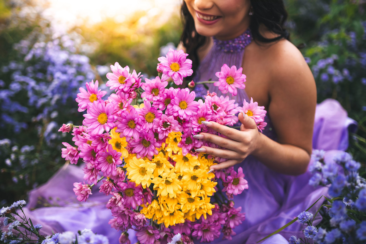 Debutante-15anos Ensaio-fotográfico Debutante São-Benedito-CE Floriculturas Flora-Fogaça-Reijers Juventude Beleza-natural Flores Fotografia-profissional Celebração Transição-vida-adulta Elegância Natureza Cores-vibrantes Emoção Estilo Rito-passagem Encant