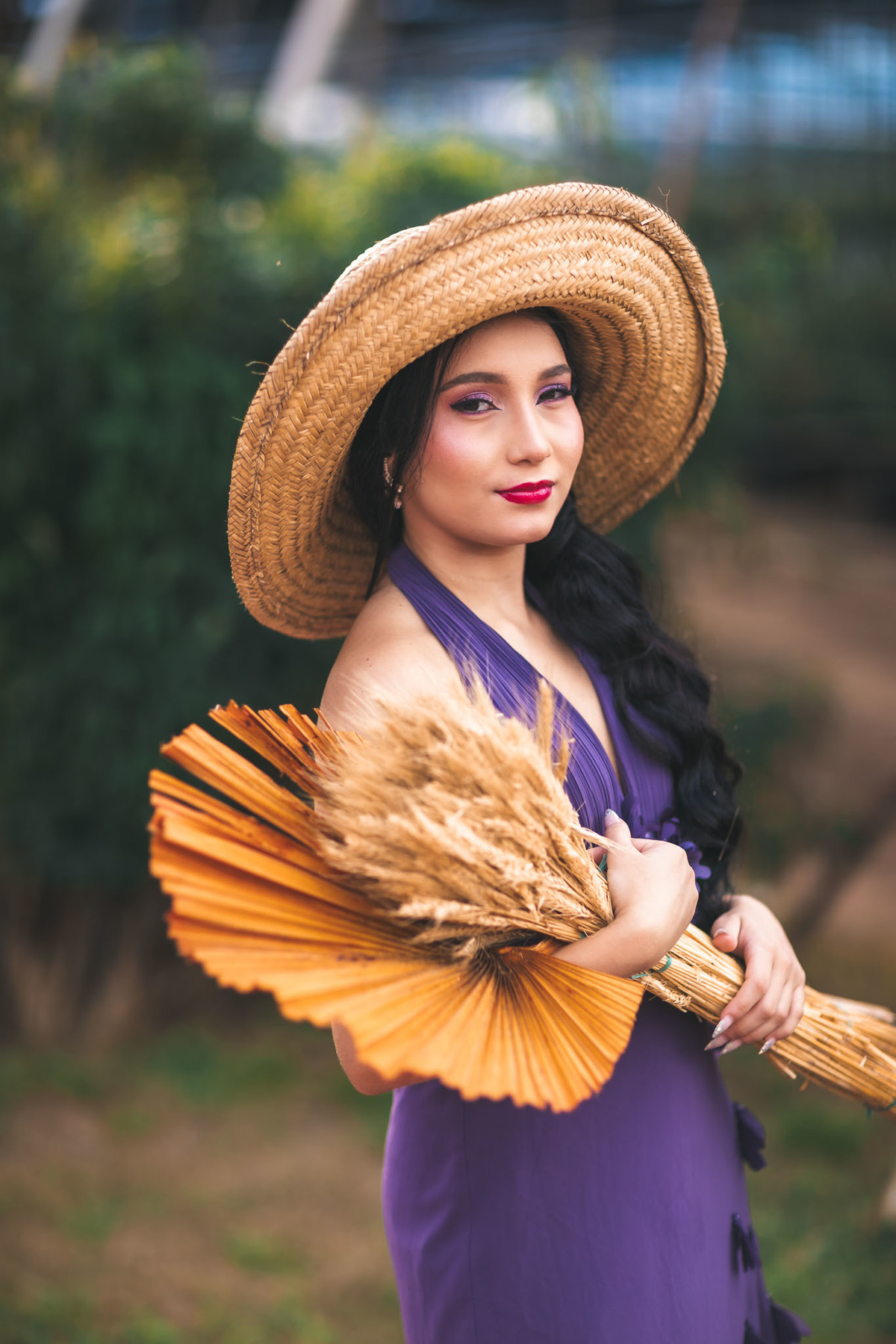 Debutante-15anos Ensaio-fotográfico Debutante São-Benedito-CE Floriculturas Flora-Fogaça-Reijers Juventude Beleza-natural Flores Fotografia-profissional Celebração Transição-vida-adulta Elegância Natureza Cores-vibrantes-camponesa