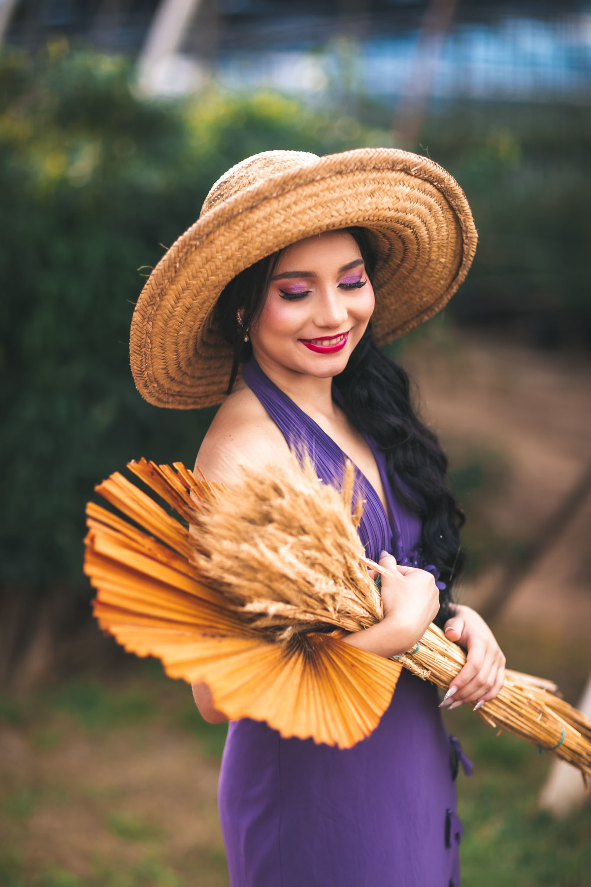 Debutante-15anos Ensaio-fotográfico Debutante São-Benedito-CE Floriculturas Flora-Fogaça-Reijers Juventude Beleza-natural Flores Fotografia-profissional Celebração Transição-vida-adulta Elegância Natureza Cores-vibrantes-camponesa