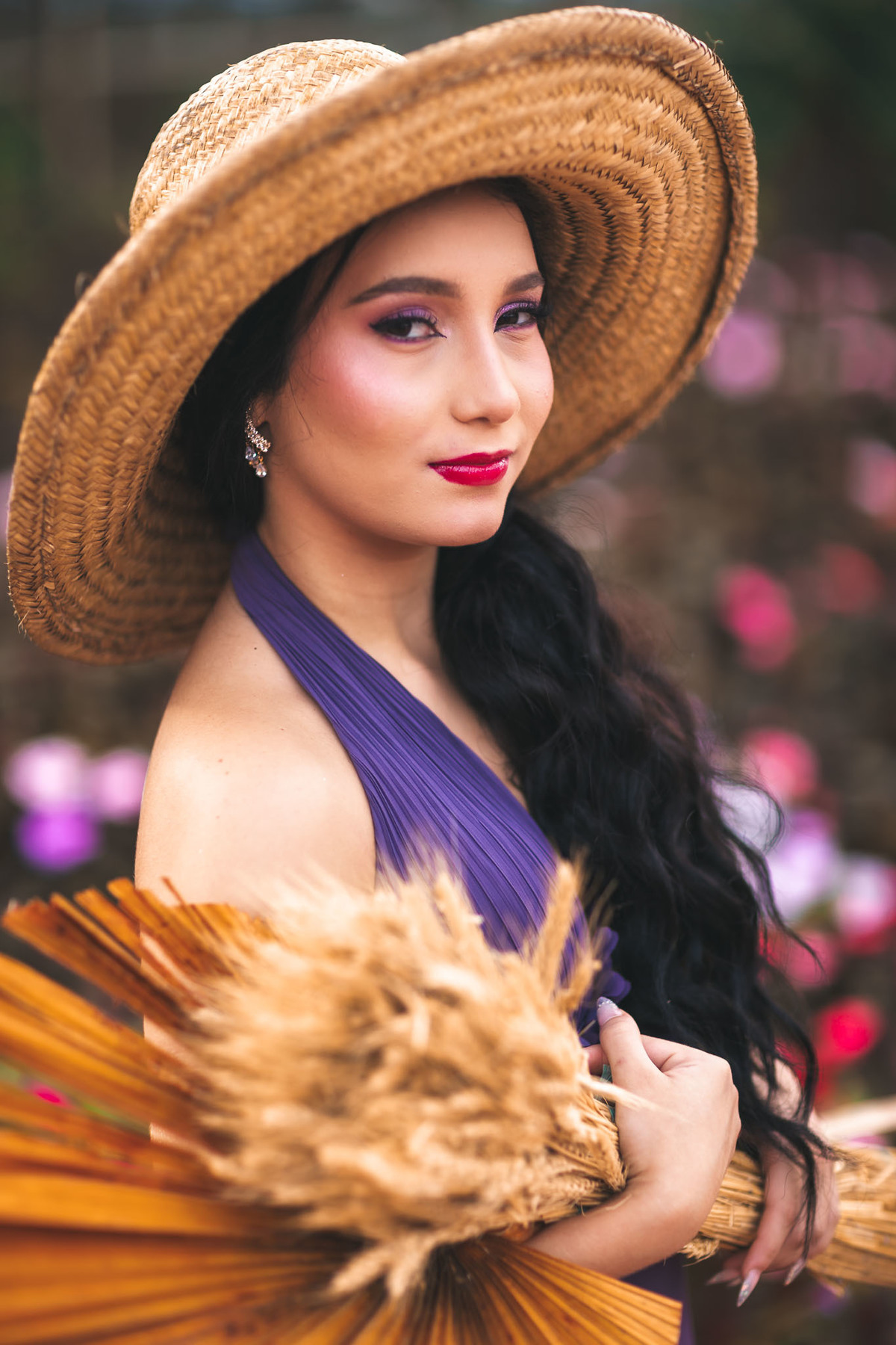 Debutante-15anos Ensaio-fotográfico Debutante São-Benedito-CE Floriculturas Flora-Fogaça-Reijers Juventude Beleza-natural Flores Fotografia-profissional Celebração Transição-vida-adulta Elegância Natureza Cores-vibrantes-camponesa