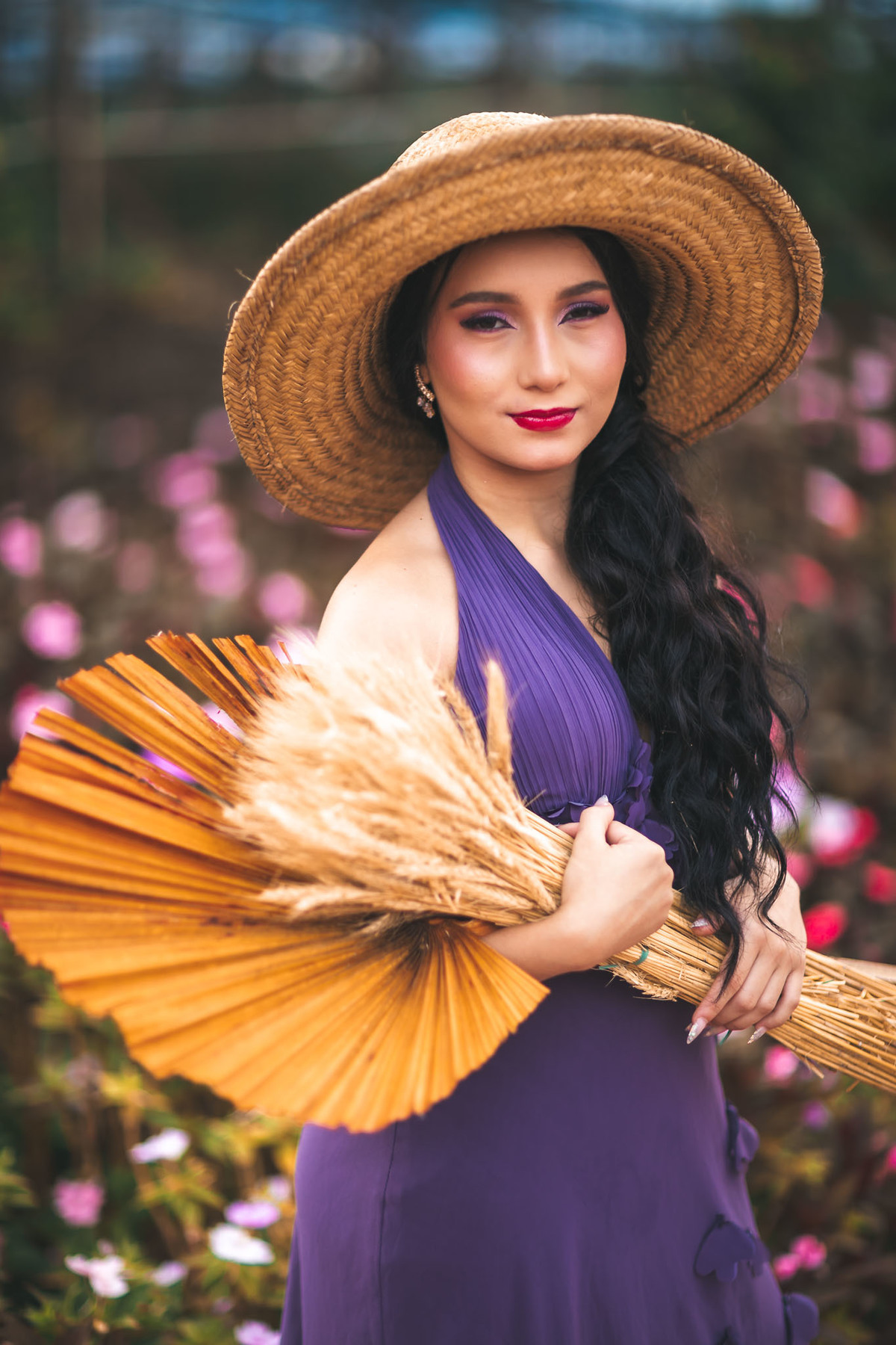 Debutante-15anos Ensaio-fotográfico Debutante São-Benedito-CE Floriculturas Flora-Fogaça-Reijers Juventude Beleza-natural Flores Fotografia-profissional Celebração Transição-vida-adulta Elegância Natureza Cores-vibrantes-camponesa