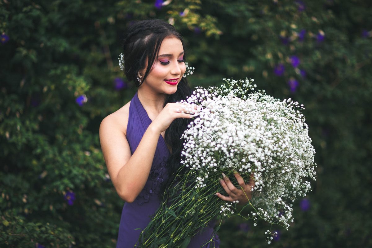Debutante-15anos Ensaio-fotográfico Debutante São-Benedito-CE Floriculturas Flora-Fogaça-Reijers Juventude Beleza-natural Flores Fotografia-profissional Celebração Transição-vida-adulta Elegância Natureza Cores-vibrantes-camponesa