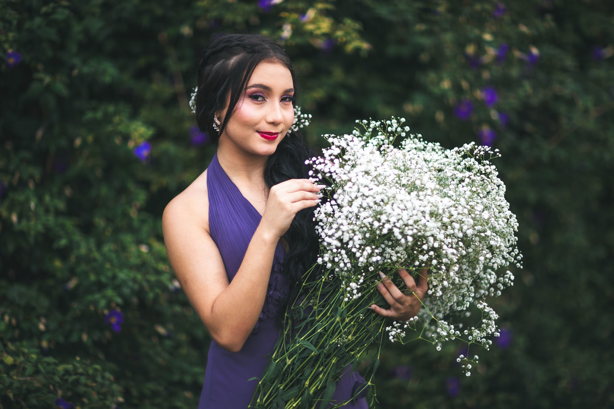 Debutante-15anos Ensaio-fotográfico Debutante São-Benedito-CE Floriculturas Flora-Fogaça-Reijers Juventude Beleza-natural Flores Fotografia-profissional Celebração Transição-vida-adulta Elegância Natureza Cores-vibrantes-camponesa