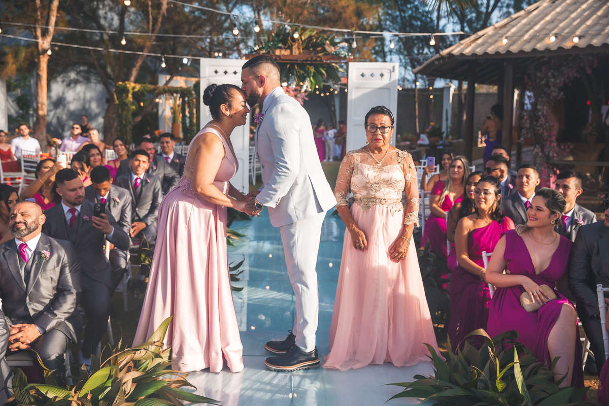 amor-casamento, Kelly e Alexandre-pôr do sol, Lounge Conceito-praia de Iparana, fotografia de casamento-amor, cumplicidade-emocionante, momento especial-troca de votos, preparativos-gestos de carinho, atmosfera mágica-intimidade, romance-felicidade