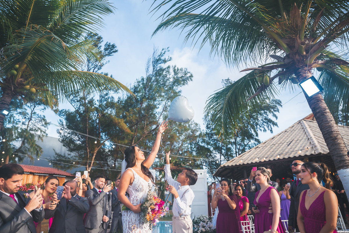 amor-casamento, Kelly e Alexandre-pôr do sol, Lounge Conceito-praia de Iparana, fotografia de casamento-amor, cumplicidade-emocionante, momento especial-troca de votos, preparativos-gestos de carinho, atmosfera mágica-intimidade, romance-felicidade