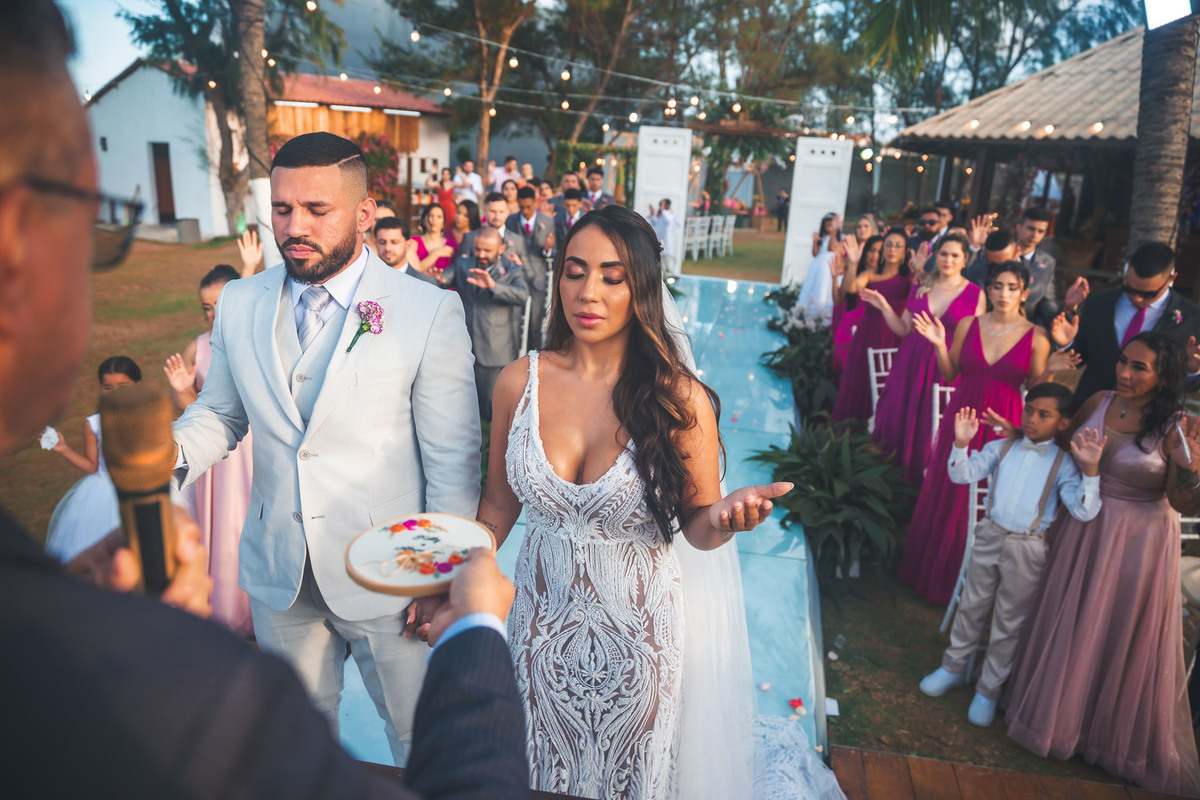 amor-casamento, Kelly e Alexandre-pôr do sol, Lounge Conceito-praia de Iparana, fotografia de casamento-amor, cumplicidade-emocionante, momento especial-troca de votos, preparativos-gestos de carinho, atmosfera mágica-intimidade, romance-felicidade