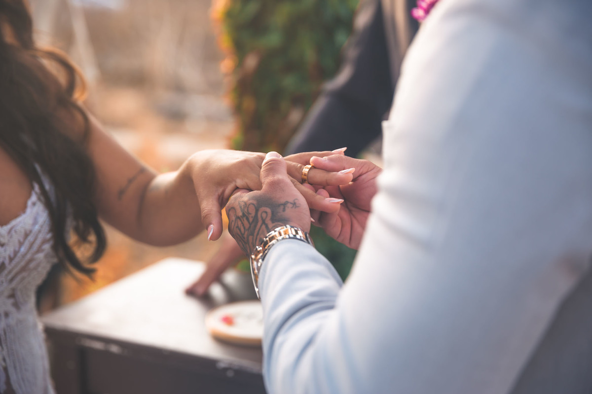 amor-casamento, Kelly e Alexandre-pôr do sol, Lounge Conceito-praia de Iparana, fotografia de casamento-amor, cumplicidade-emocionante, momento especial-troca de votos, preparativos-gestos de carinho, atmosfera mágica-intimidade, romance-felicidade