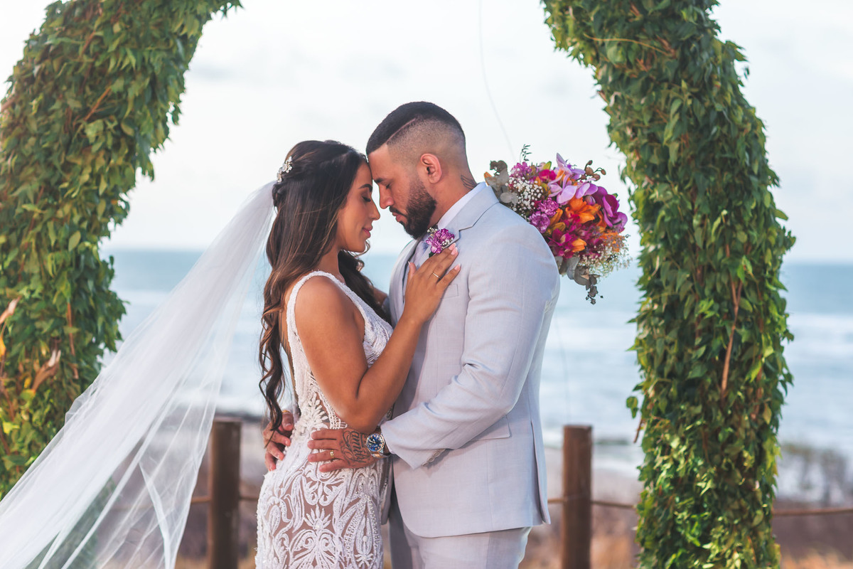 amor-casamento, Kelly e Alexandre-pôr do sol, Lounge Conceito-praia de Iparana, fotografia de casamento-amor, cumplicidade-emocionante, momento especial-troca de votos, preparativos-gestos de carinho, atmosfera mágica-intimidade, romance-felicidade