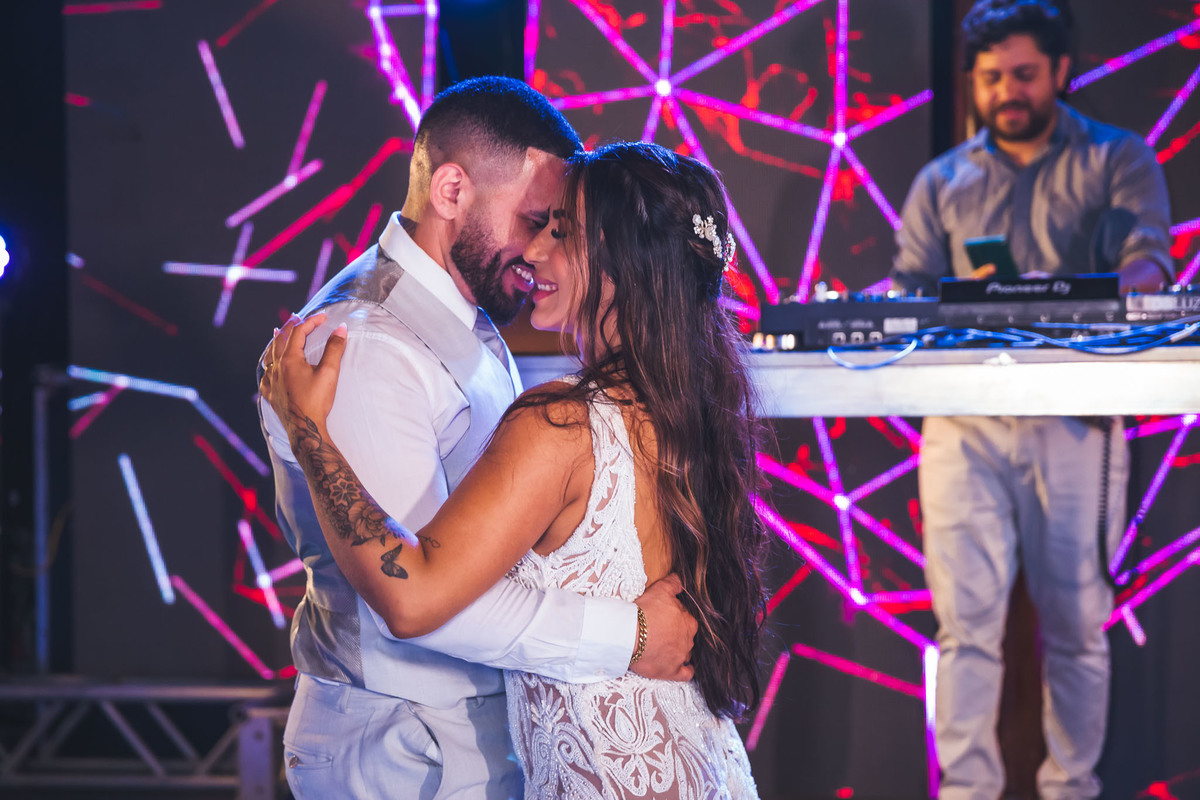 amor-casamento, Kelly e Alexandre-pôr do sol, Lounge Conceito-praia de Iparana, fotografia de casamento-amor, cumplicidade-emocionante, momento especial-troca de votos, preparativos-gestos de carinho, atmosfera mágica-intimidade, romance-felicidade