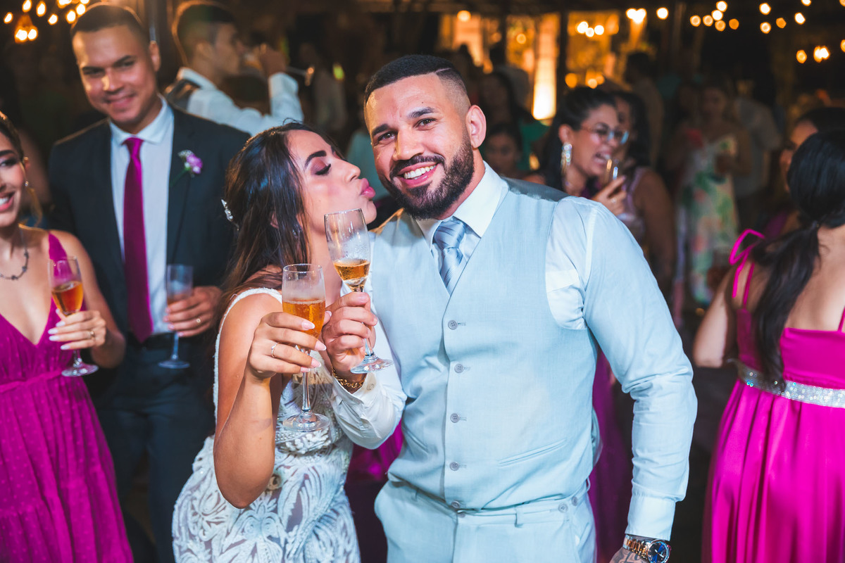 amor-casamento, Kelly e Alexandre-pôr do sol, Lounge Conceito-praia de Iparana, fotografia de casamento-amor, cumplicidade-emocionante, momento especial-troca de votos, preparativos-gestos de carinho, atmosfera mágica-intimidade, romance-felicidade
