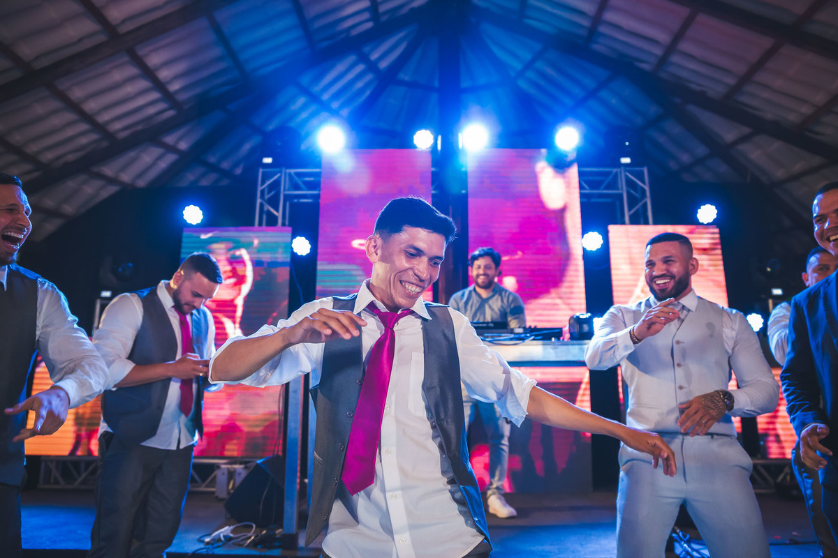 amor-casamento, Kelly e Alexandre-pôr do sol, Lounge Conceito-praia de Iparana, fotografia de casamento-amor, cumplicidade-emocionante, momento especial-troca de votos, preparativos-gestos de carinho, atmosfera mágica-intimidade, romance-felicidade