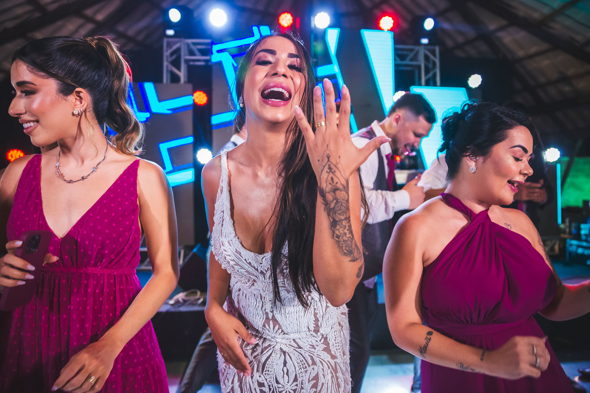 amor-casamento, Kelly e Alexandre-pôr do sol, Lounge Conceito-praia de Iparana, fotografia de casamento-amor, cumplicidade-emocionante, momento especial-troca de votos, preparativos-gestos de carinho, atmosfera mágica-intimidade, romance-felicidade