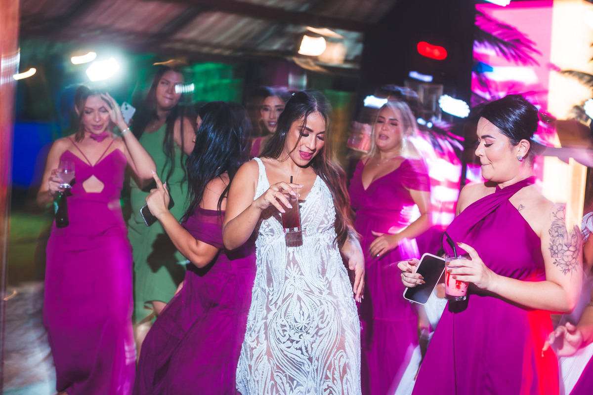 amor-casamento, Kelly e Alexandre-pôr do sol, Lounge Conceito-praia de Iparana, fotografia de casamento-amor, cumplicidade-emocionante, momento especial-troca de votos, preparativos-gestos de carinho, atmosfera mágica-intimidade, romance-felicidade