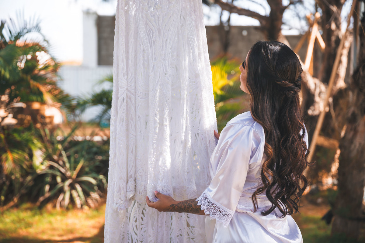amor-casamento, Kelly e Alexandre-pôr do sol, Lounge Conceito-praia de Iparana, fotografia de casamento-amor, cumplicidade-emocionante, momento especial-troca de votos, preparativos-gestos de carinho, atmosfera mágica-intimidade, romance-felicidade