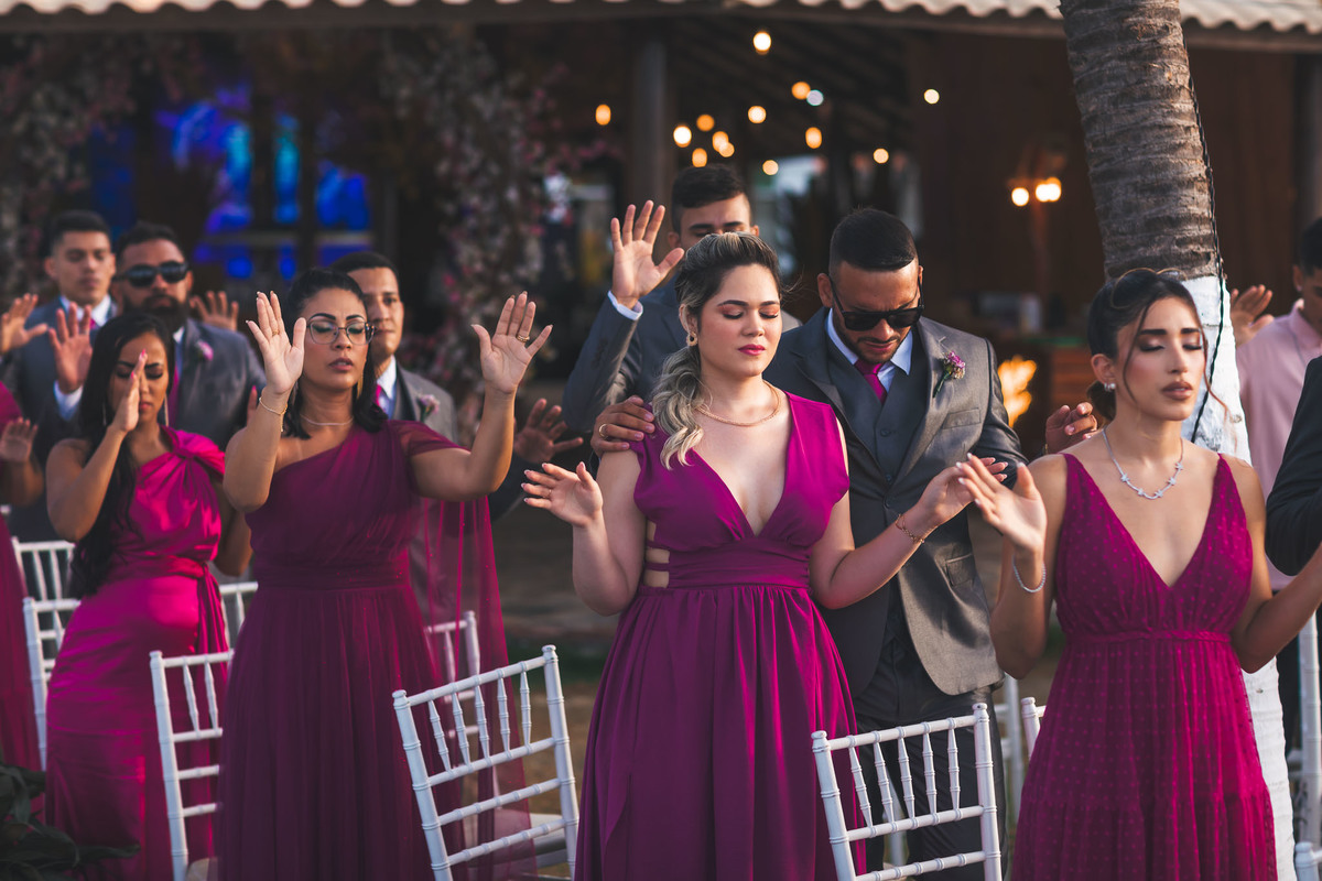 amor-casamento, Kelly e Alexandre-pôr do sol, Lounge Conceito-praia de Iparana, fotografia de casamento-amor, cumplicidade-emocionante, momento especial-troca de votos, preparativos-gestos de carinho, atmosfera mágica-intimidade, romance-felicidade
