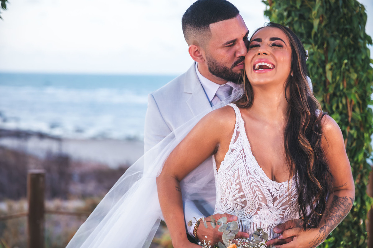 amor-casamento, Kelly e Alexandre-pôr do sol, Lounge Conceito-praia de Iparana, fotografia de casamento-amor, cumplicidade-emocionante, momento especial-troca de votos, preparativos-gestos de carinho, atmosfera mágica-intimidade, romance-felicidade