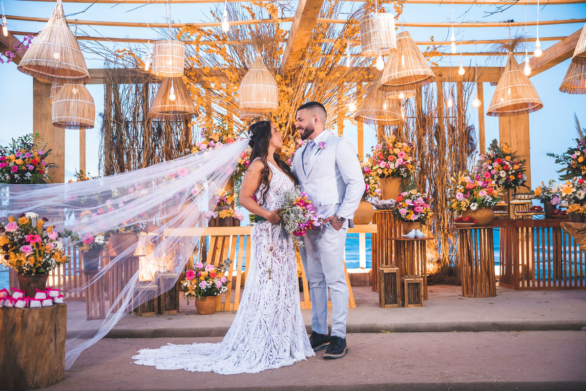 amor-casamento, Kelly e Alexandre-pôr do sol, Lounge Conceito-praia de Iparana, fotografia de casamento-amor, cumplicidade-emocionante, momento especial-troca de votos, preparativos-gestos de carinho, atmosfera mágica-intimidade, romance-felicidade