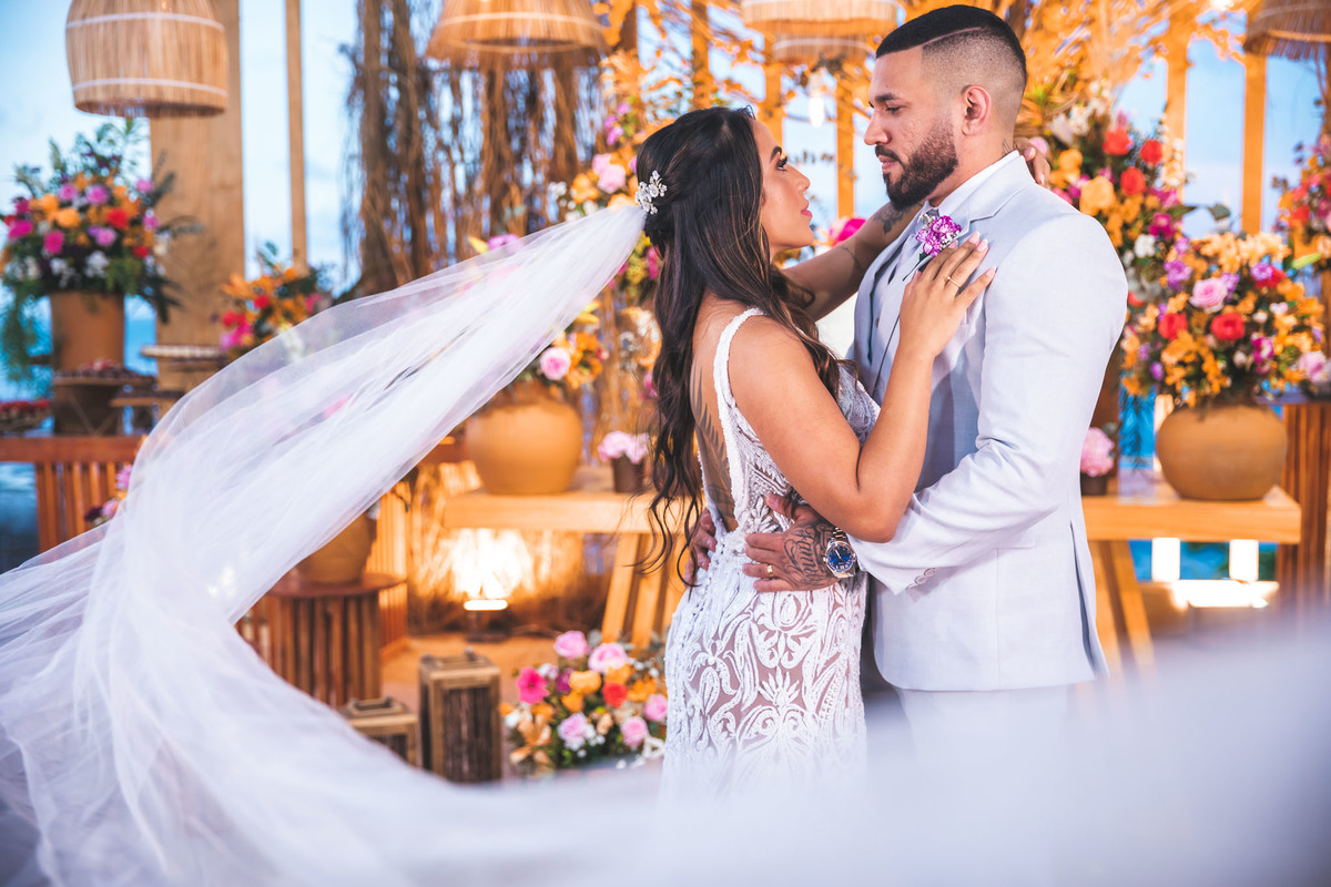 amor-casamento, Kelly e Alexandre-pôr do sol, Lounge Conceito-praia de Iparana, fotografia de casamento-amor, cumplicidade-emocionante, momento especial-troca de votos, preparativos-gestos de carinho, atmosfera mágica-intimidade, romance-felicidade