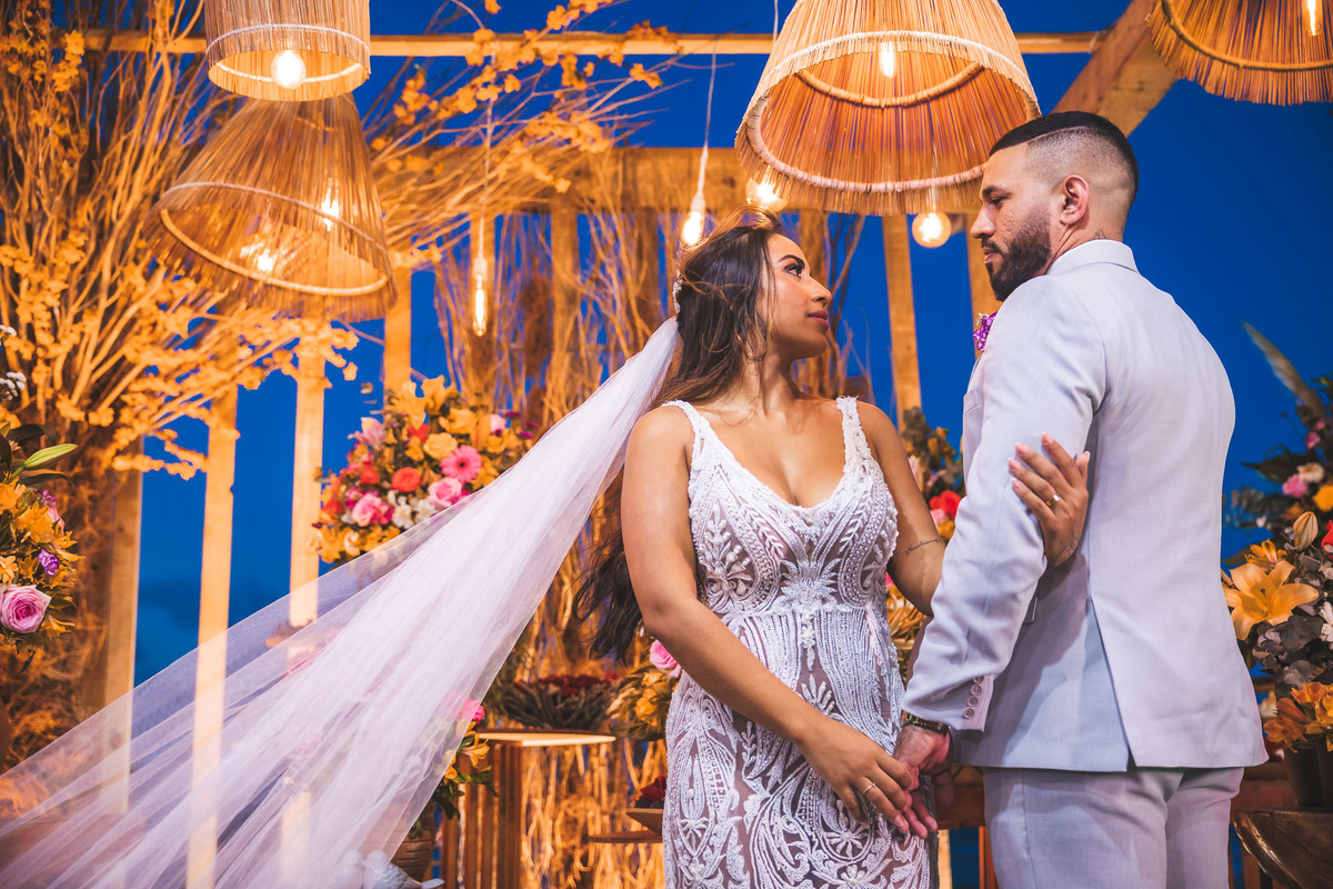 amor-casamento, Kelly e Alexandre-pôr do sol, Lounge Conceito-praia de Iparana, fotografia de casamento-amor, cumplicidade-emocionante, momento especial-troca de votos, preparativos-gestos de carinho, atmosfera mágica-intimidade, romance-felicidade