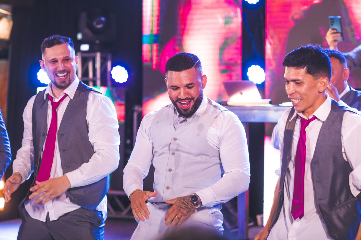 amor-casamento, Kelly e Alexandre-pôr do sol, Lounge Conceito-praia de Iparana, fotografia de casamento-amor, cumplicidade-emocionante, momento especial-troca de votos, preparativos-gestos de carinho, atmosfera mágica-intimidade, romance-felicidade