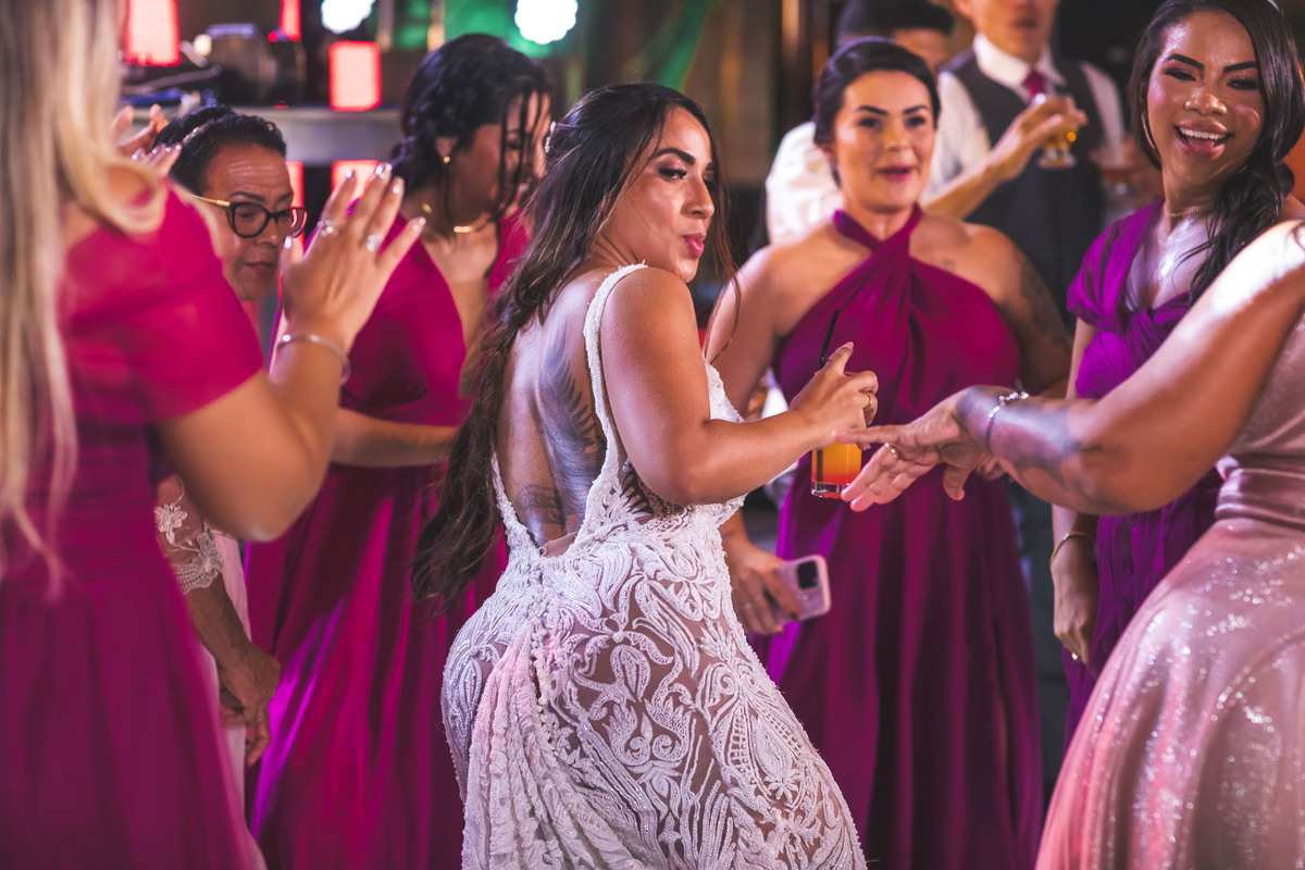 amor-casamento, Kelly e Alexandre-pôr do sol, Lounge Conceito-praia de Iparana, fotografia de casamento-amor, cumplicidade-emocionante, momento especial-troca de votos, preparativos-gestos de carinho, atmosfera mágica-intimidade, romance-felicidade