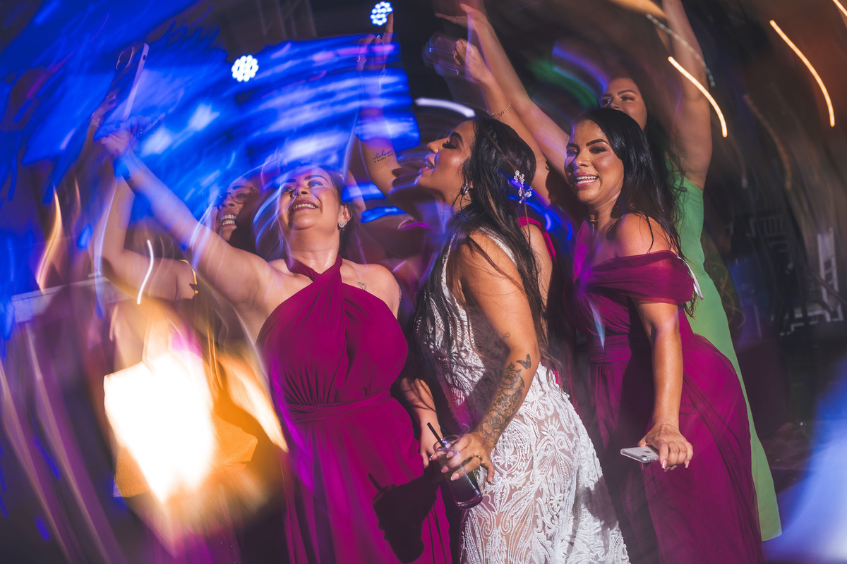 amor-casamento, Kelly e Alexandre-pôr do sol, Lounge Conceito-praia de Iparana, fotografia de casamento-amor, cumplicidade-emocionante, momento especial-troca de votos, preparativos-gestos de carinho, atmosfera mágica-intimidade, romance-felicidade