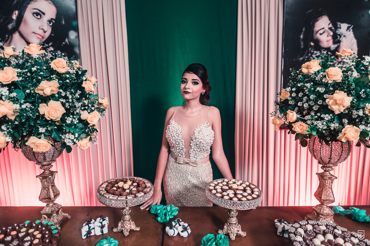 festa-15-anos-debutante-Camila-buffet-vestido-bolo-fotografia-Ricardo-Lima-Fotografo