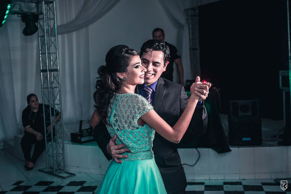 festa-15-anos-debutante-Camila-buffet-vestido-bolo-fotografia-Ricardo-Lima-Fotografo