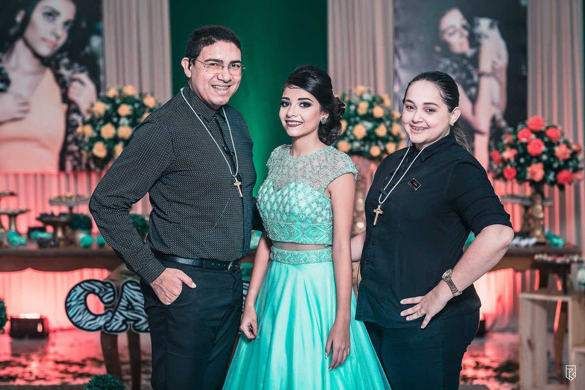 festa-15-anos-debutante-Camila-buffet-vestido-bolo-fotografia-Ricardo-Lima-Fotografo