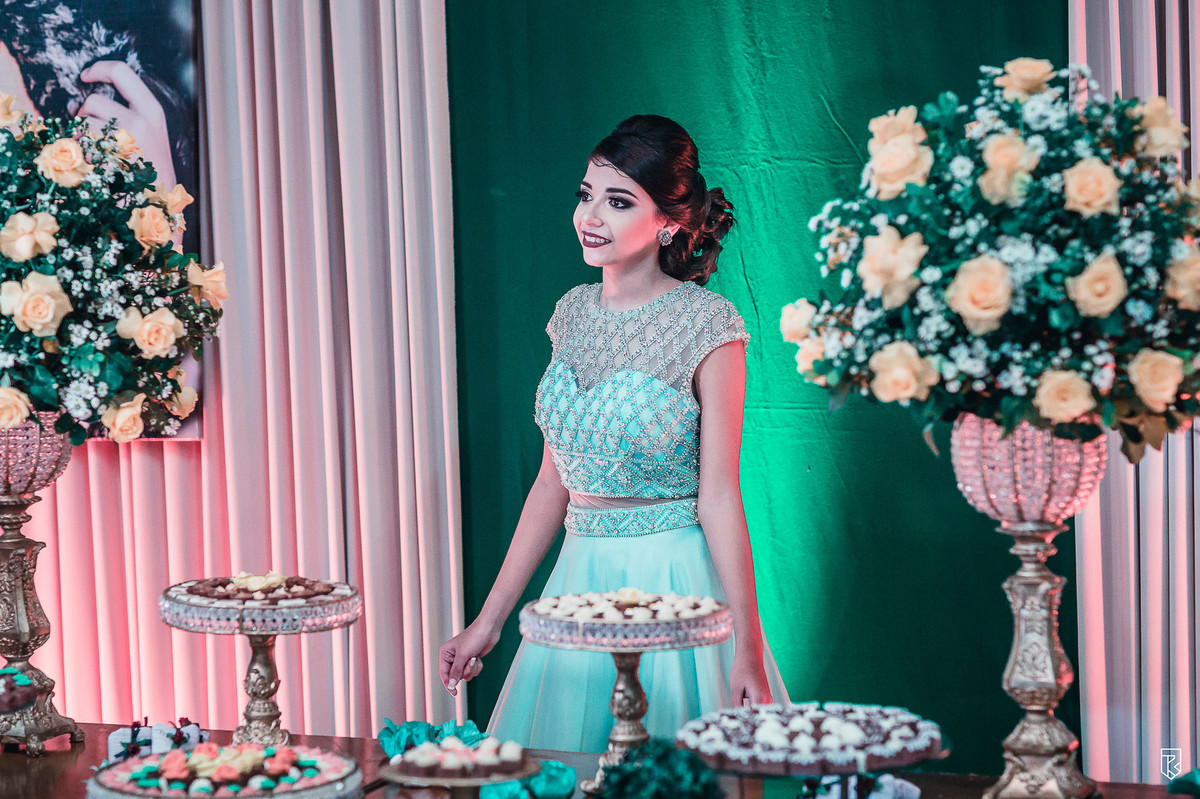 festa-15-anos-debutante-Camila-buffet-vestido-bolo-fotografia-Ricardo-Lima-Fotografo