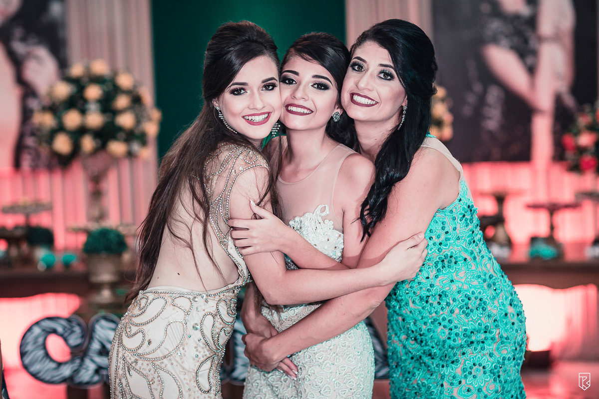 festa-15-anos-debutante-Camila-buffet-vestido-bolo-fotografia-Ricardo-Lima-Fotografo