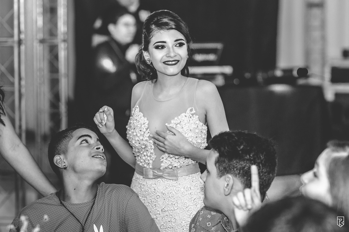 festa-15-anos-debutante-Camila-buffet-vestido-bolo-fotografia-Ricardo-Lima-Fotografo