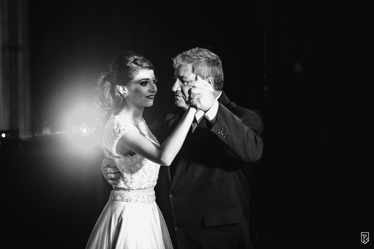 festa-15-anos-debutante-Camila-buffet-vestido-bolo-fotografia-Ricardo-Lima-Fotografo