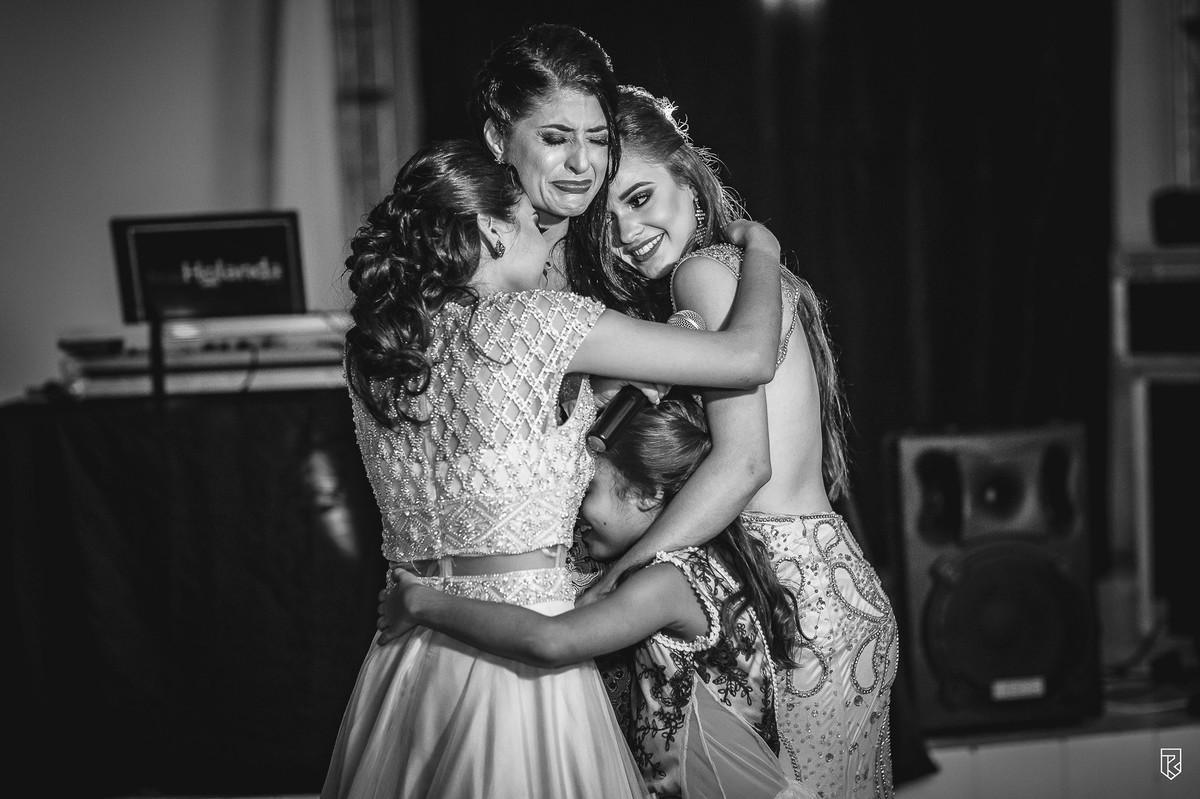 festa-15-anos-debutante-Camila-buffet-vestido-bolo-fotografia-Ricardo-Lima-Fotografo