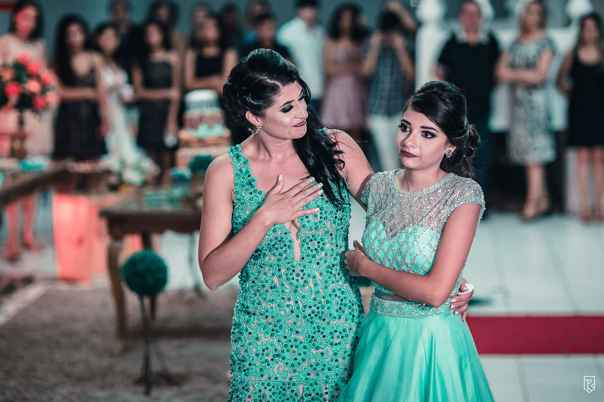 festa-15-anos-debutante-Camila-buffet-vestido-bolo-fotografia-Ricardo-Lima-Fotografo