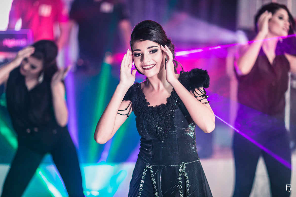 festa-15-anos-debutante-Camila-buffet-vestido-bolo-fotografia-Ricardo-Lima-Fotografo