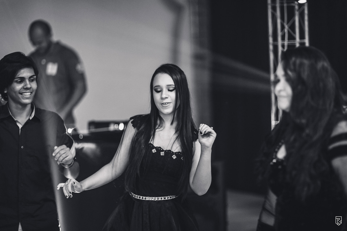 festa-15-anos-debutante-Camila-buffet-vestido-bolo-fotografia-Ricardo-Lima-Fotografo