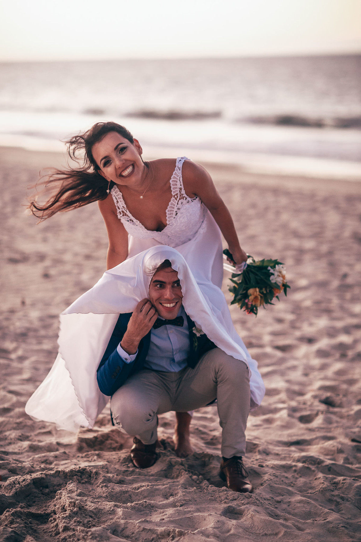 casamento-na-praia-cumbuco-ce-fotografia-de-casamento-making-of-noivo-e-noiva-por-do-sol-ricardo-lima-fotografo-de-casamento-em-fortaleza-ce