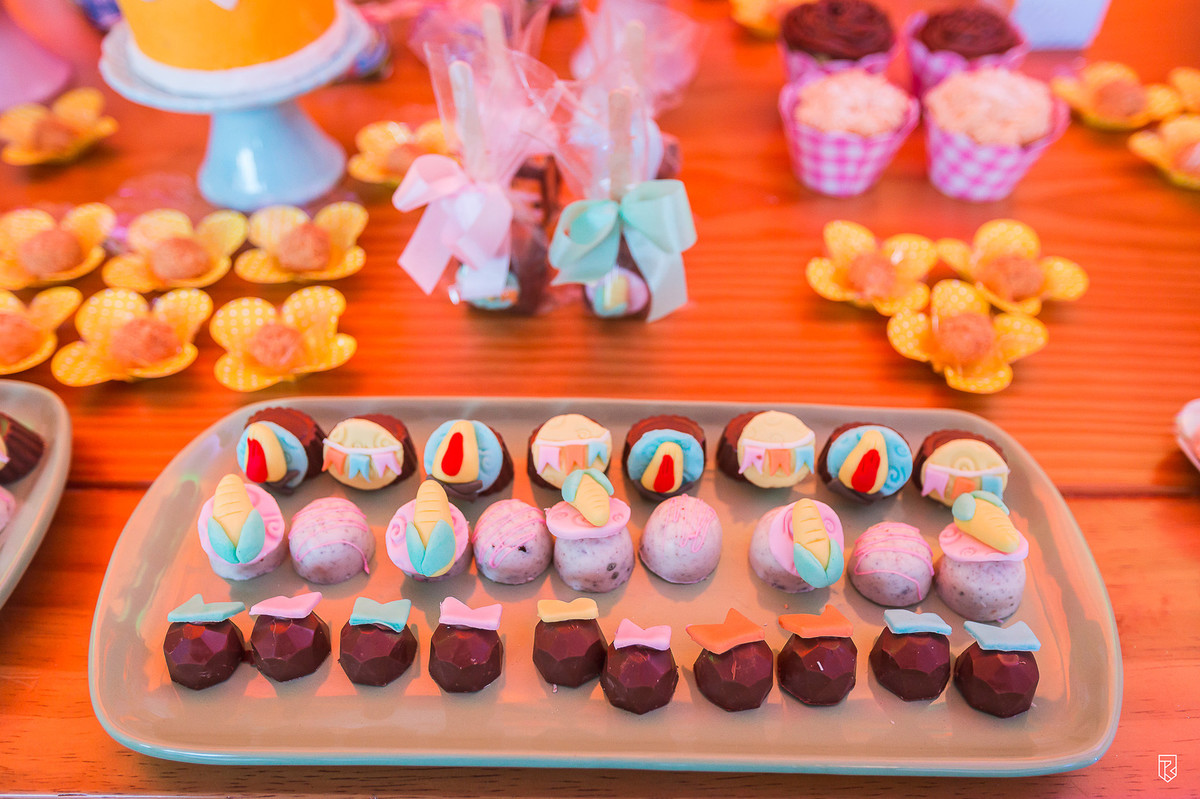 festa-infantil-tema-junina-bolo-festa-cores-decoração-arraiá-fotografia-Ricardo-Lima-Fortaleza