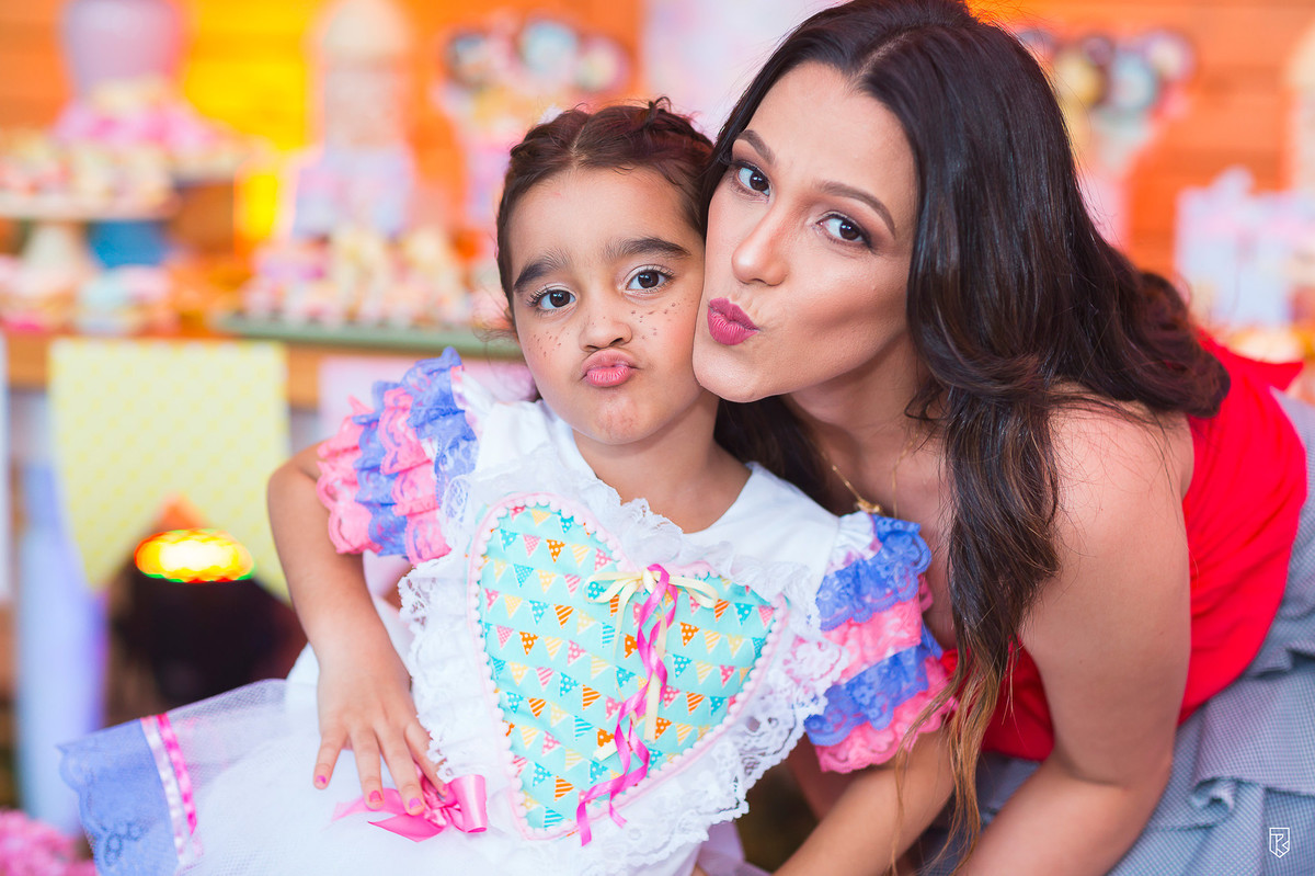 festa-infantil-tema-junina-bolo-festa-cores-decoração-arraiá-fotografia-Ricardo-Lima-Fortaleza