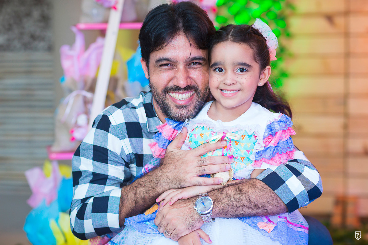 festa-infantil-tema-junina-bolo-festa-cores-decoração-arraiá-fotografia-Ricardo-Lima-Fortaleza