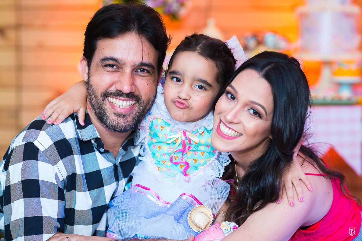 festa-infantil-tema-junina-bolo-festa-cores-decoração-arraiá-fotografia-Ricardo-Lima-Fortaleza