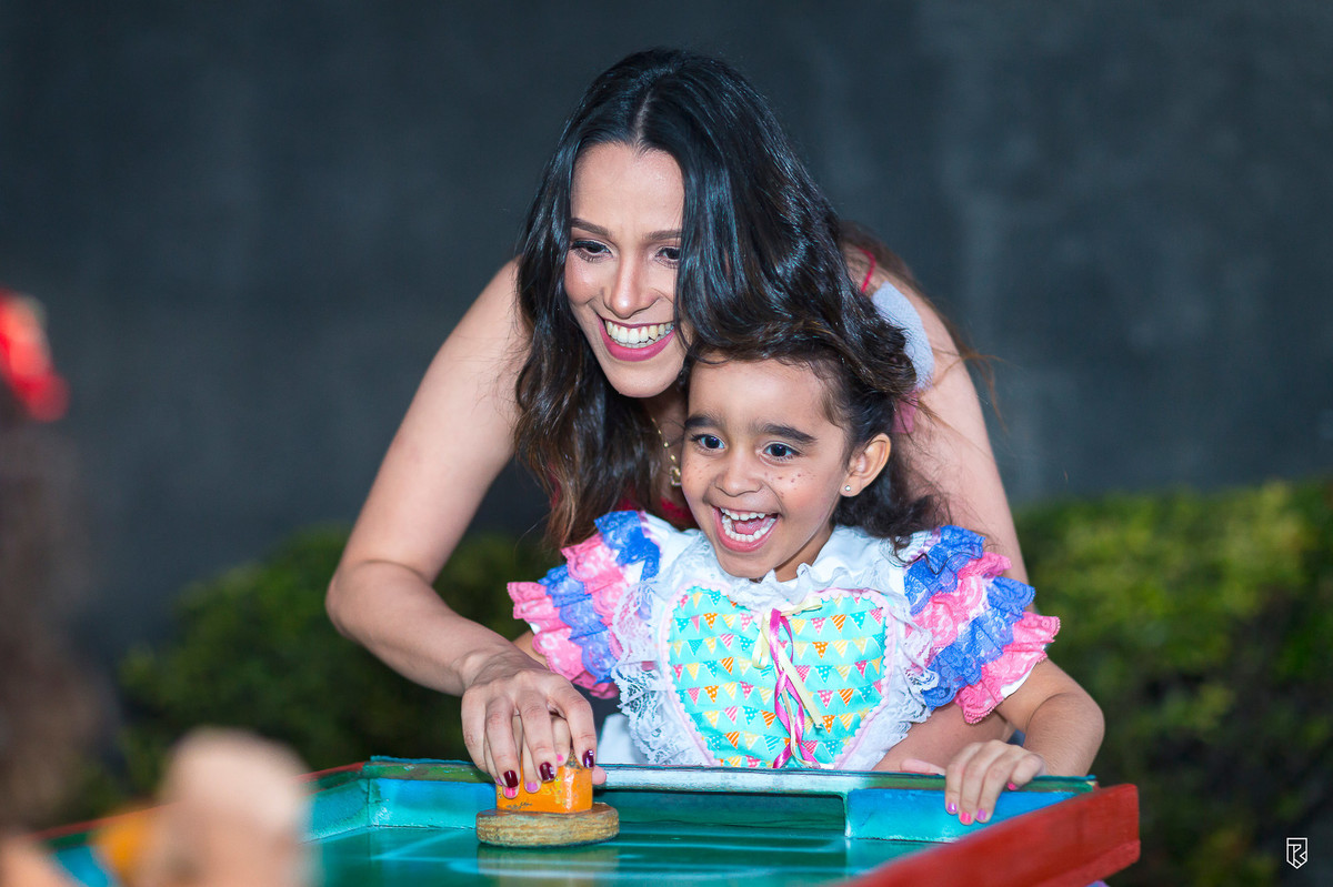 festa-infantil-tema-junina-bolo-festa-cores-decoração-arraiá-fotografia-Ricardo-Lima-Fortaleza