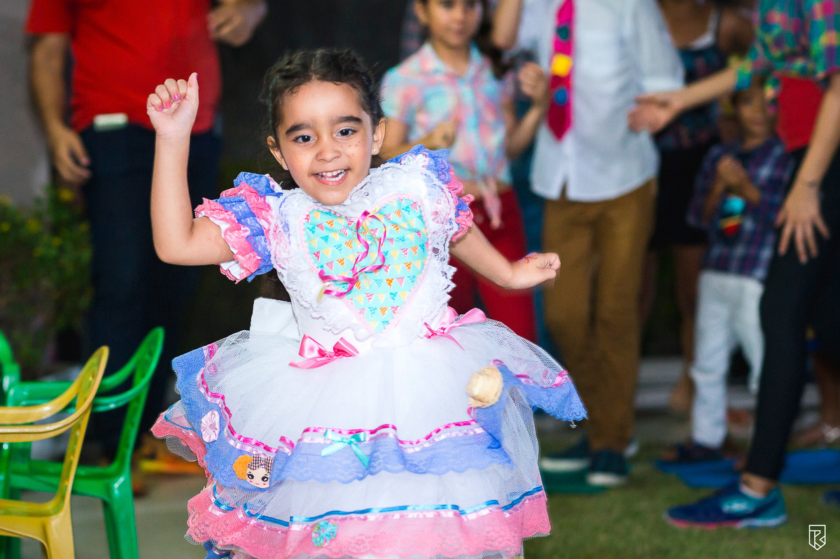 festa-infantil-tema-junina-bolo-festa-cores-decoração-arraiá-fotografia-Ricardo-Lima-Fortaleza