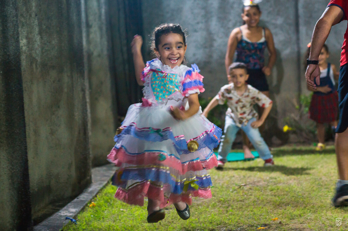 festa-infantil-tema-junina-bolo-festa-cores-decoração-arraiá-fotografia-Ricardo-Lima-Fortaleza