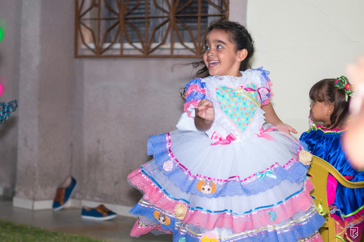 festa-infantil-tema-junina-bolo-festa-cores-decoração-arraiá-fotografia-Ricardo-Lima-Fortaleza