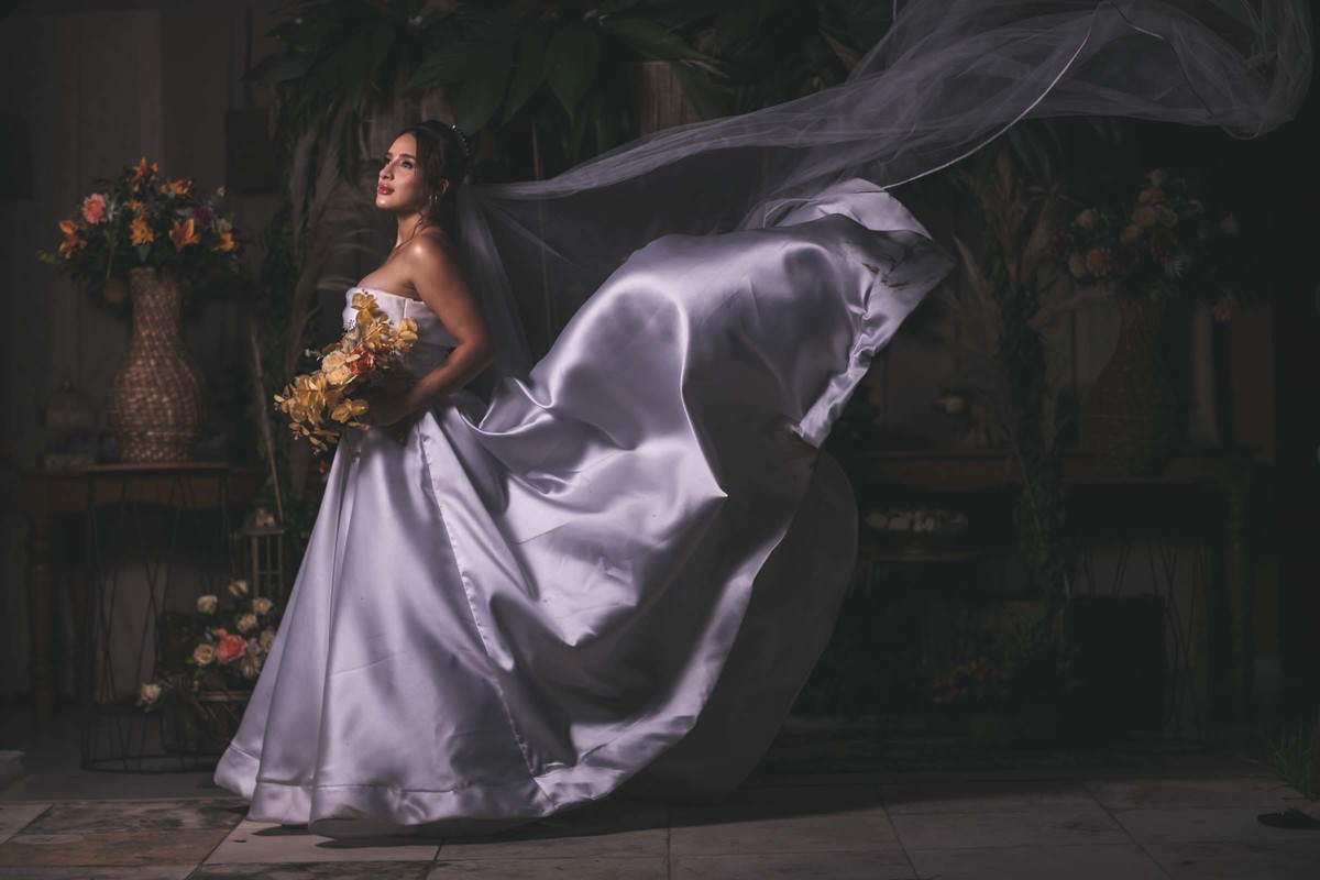 ensaio pós-cerimônia
amor em cada detalhe
luz natural casamento
conexão verdadeira
fotografia autoral casamento
emoção registrada
casal em harmonia